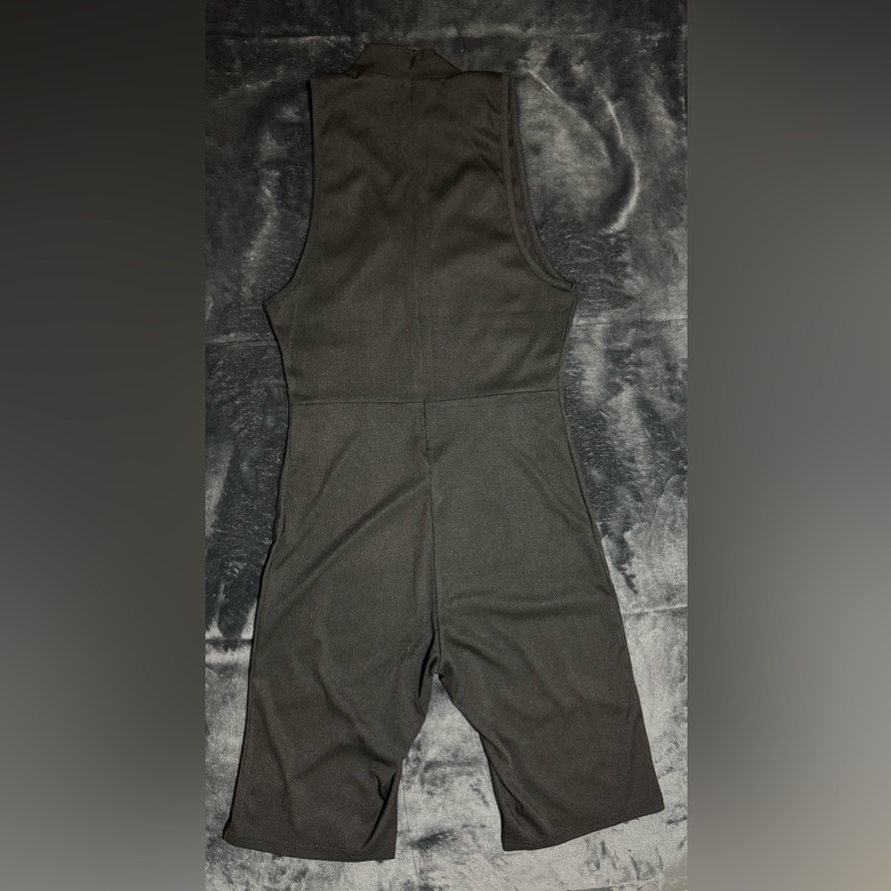 Romper - Picture 2 of 4